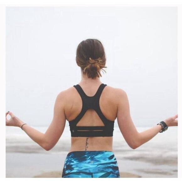 lululemon athletica Other - Lululemon Gear up bra black mesh high neck womens 4